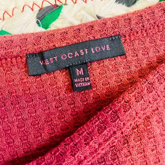 West coast Love V neck cutout long sleeve blouse size M - Picture 2 of 2